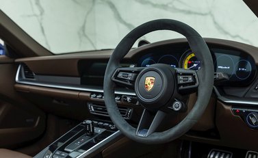 Porsche 911 (992) Turbo S Cabriolet 12