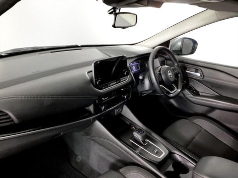 Nissan Qashqai 1.3 DIG-T MHEV N-Connecta SUV 5dr Petrol Hybrid XTRON Euro 6 (s/s) (158 ps) 15