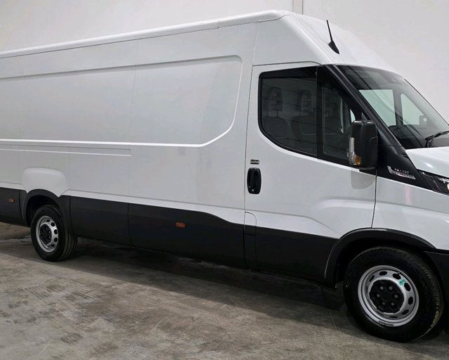 Iveco Daily Daily 35C14 Diesel 2.3 High Roof Business Van 4100L WB Hi-Matic