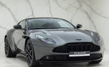 Aston Martin DB11 V8 Shadow Edition 1