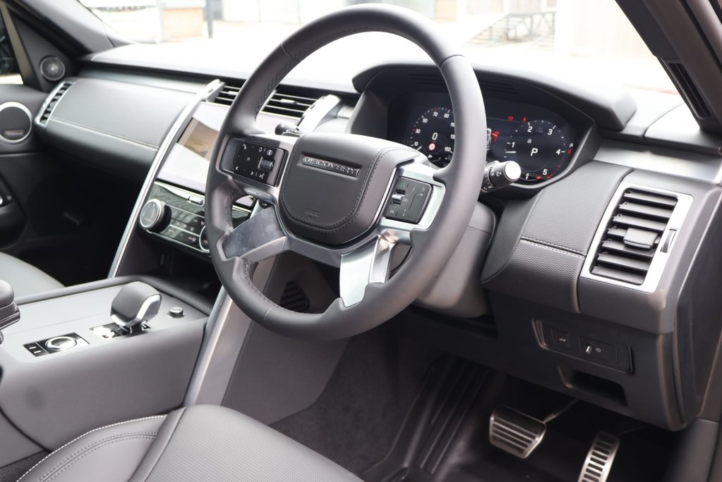 Land Rover Discovery 2026 COMMERCIAL DYNAMIC HSE STYLED BY SEEKER GENUINE REAR SEATS FITTED  15
