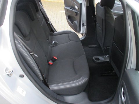 Renault Clio 0.9 TCe Play Euro 6 (s/s) 5dr 26
