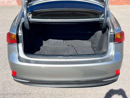 Lexus Is 2.5 IS 300h Advance CVT 4dr 64