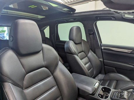 Porsche Cayenne 4.8 Cayenne V8 T Tiptronic S 4WD 5dr 30