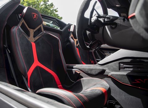 Lamborghini Aventador SV LP 750-4 Roadster 16