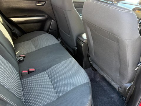 Suzuki Vitara SZ-T BOOSTERJET MHEV 33