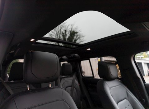 Land Rover Defender 110 X P400 13