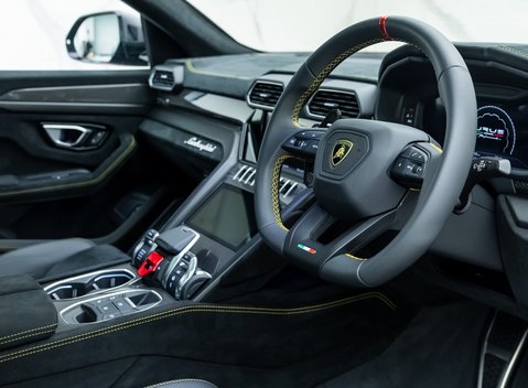Lamborghini Urus Performante 10