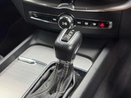 Volvo XC60 2.0 D4 R-Design Pro SUV 5dr Diesel Auto AWD Euro 6 (s/s) (190 ps) 42