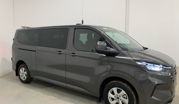 Ford Transit Custom 320LWB 9 Seat Kombi Titanium *new* 