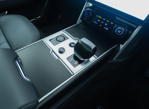 Land Rover Range Rover P530 SV 31