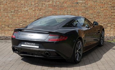 Aston Martin Vanquish 20