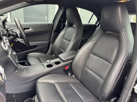 Mercedes-Benz A Class A 200 D AMG LINE PREMIUM 33
