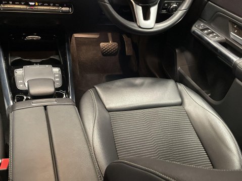 Mercedes-Benz GLA 2.0 GLA200d Sport SUV 5dr Diesel 8G-DCT Euro 6 (s/s) (150 ps) 15