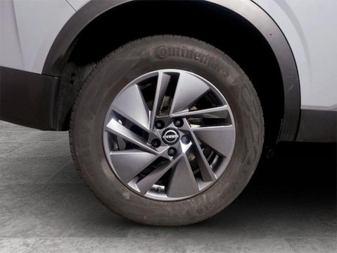 Nissan Qashqai 1.3 DIG-T MHEV Acenta Premium SUV 5dr Petrol Hybrid XTRON Euro 6 (s/s) (158 10
