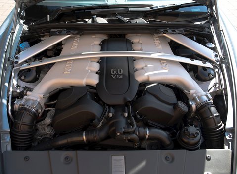 Aston Martin V12 Vantage S Roadster 32