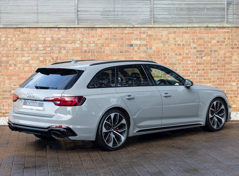 Audi RS4 Avant 7