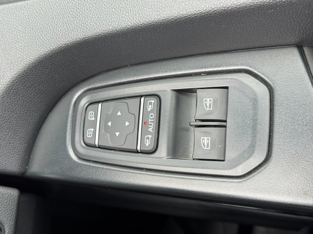 Nissan Primastar LWB L2H1 [SOLD MT] Low Roof Tekna Air Con Alloys Cam Nav Sensors EURO 6 24