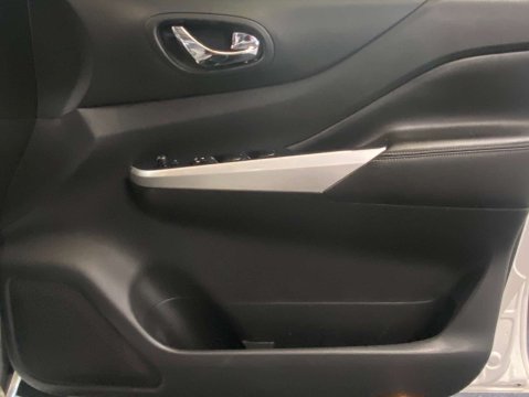 Nissan Navara 2.3 Navara Tekna dCi Auto 4WD 5dr 10