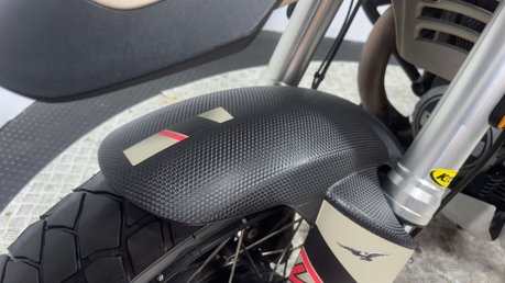 Moto Guzzi V85 TT 850 2021 ONLY 11K HISTORY FULL LUGGAGE ADVENTURE BIKE 46