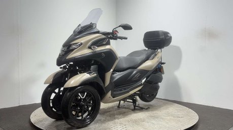 Yamaha Tricity 300 2024 ONLY 443 MILES!! 3 WHEELER TRIKE RIDE ON A CAR LICENCE 300CC 6