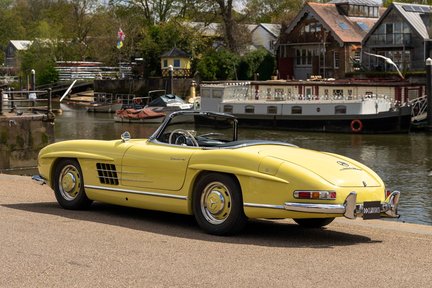 Mercedes-Benz SL Series 300SL Roadster 5