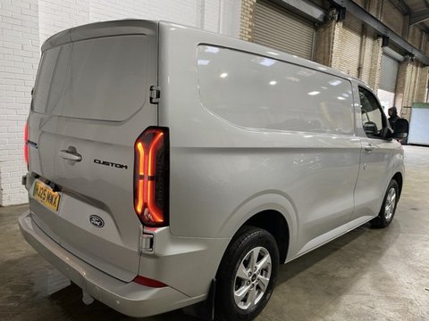Ford Transit Custom 320 LIMITED L1H1 P/V 5
