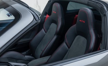 Porsche 911 Targa 4 GTS (992) 41