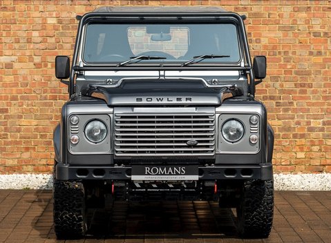 Land Rover Defender 90 XS Bowler 4