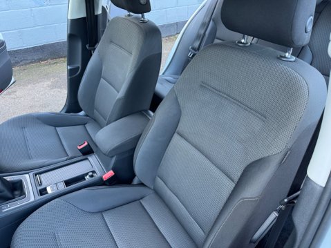 Volkswagen Golf SE NAVIGATION TSI EVO 41