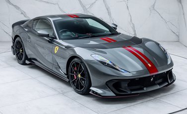 Ferrari 812 Competizione 8