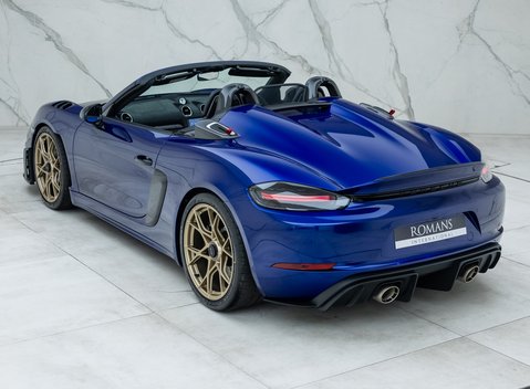 Porsche 718 Spyder RS 12