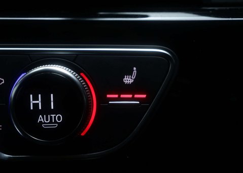 Audi A4 2.0 A4 Black Edition 35 TFSI Semi-Auto 4dr 31