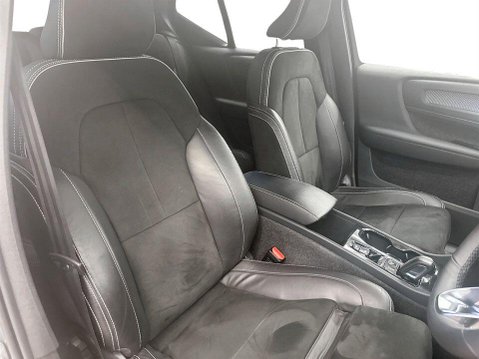 Volvo XC40 1.5 T3 R-Design SUV 5dr Petrol Auto Euro 6 (s/s) (163 ps) 11