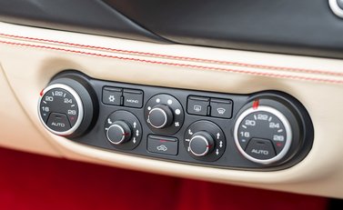 Ferrari 488 Spider 19