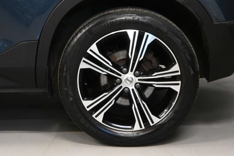 Volvo XC40 2.0 XC40 Inscription Pro B4 MHEV Auto 5dr 39