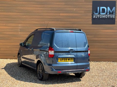 Ford Transit Courier 1.5 Transit Courier Sport TDCi 8