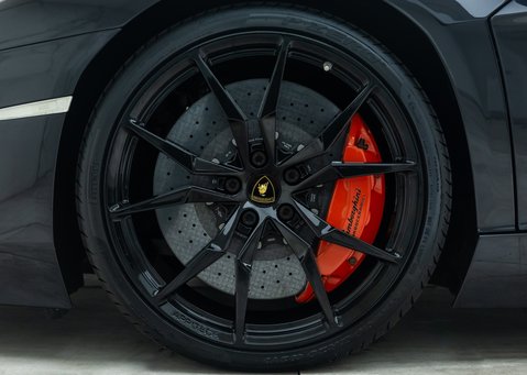 Lamborghini Aventador LP 700-4