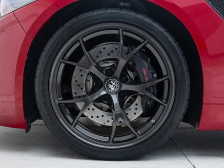 Alfa Romeo Giulia QUADRIFOGLIO 