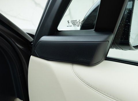 Land Rover Range Rover P460e SE 23