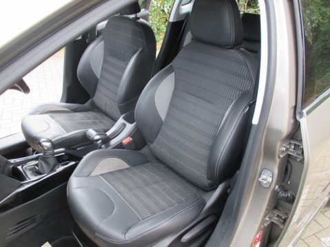 Peugeot 2008 1.6 BlueHDi Allure Euro 6 (s/s) 5dr 25