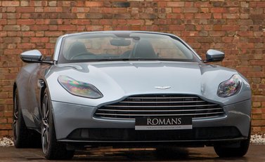 Aston Martin DB11 Volante 1