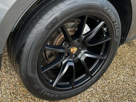 Porsche Macan D S PDK 38