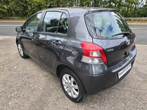 Toyota Yaris T SPIRIT MM VVT-I 8