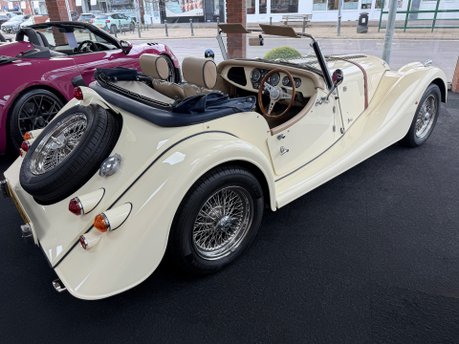 Morgan Plus Four PLUS 4 19