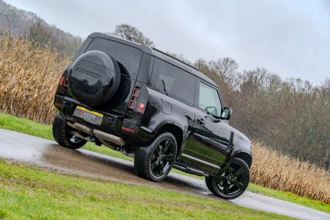 Land Rover Defender D300 X-Dynamic HSE 20