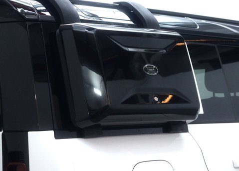 Land Rover Defender 3.0 Defender X-Dynamic HSE D300 MHEV A 4WD 5dr 16