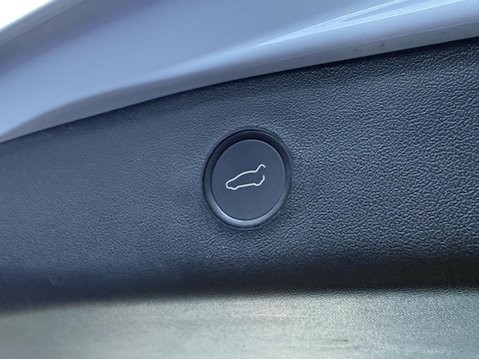 Tesla Model 3 (Dual Motor) Performance Saloon 4dr Electric Auto 4WDE (Performance Upgrade 22