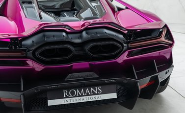 Lamborghini Revuelto 27