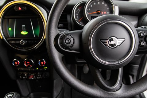 Mini Hatch COOPER CLASSIC 19